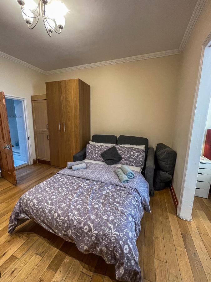 Lovely&bright Flat Close To Apartment